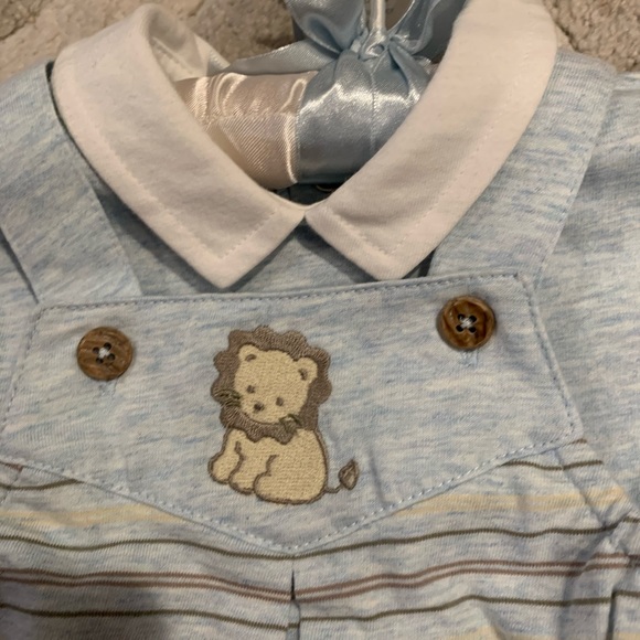 BRAND NEW Onesie by First Impressions - Picture 2 of 5